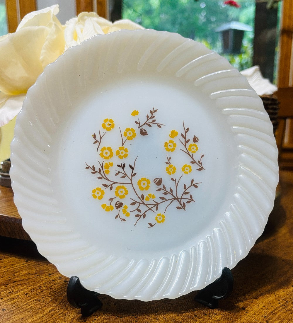 Small Termocrisa Milk Glass Plate SDH|3070