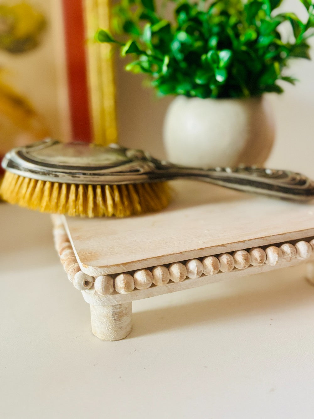 Vintage Brush with Floral Accents SDH|2980