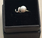 Mother Of Pearl Ring With Corkscrew Design. ~Adjustable Sterling Silver Setting|901