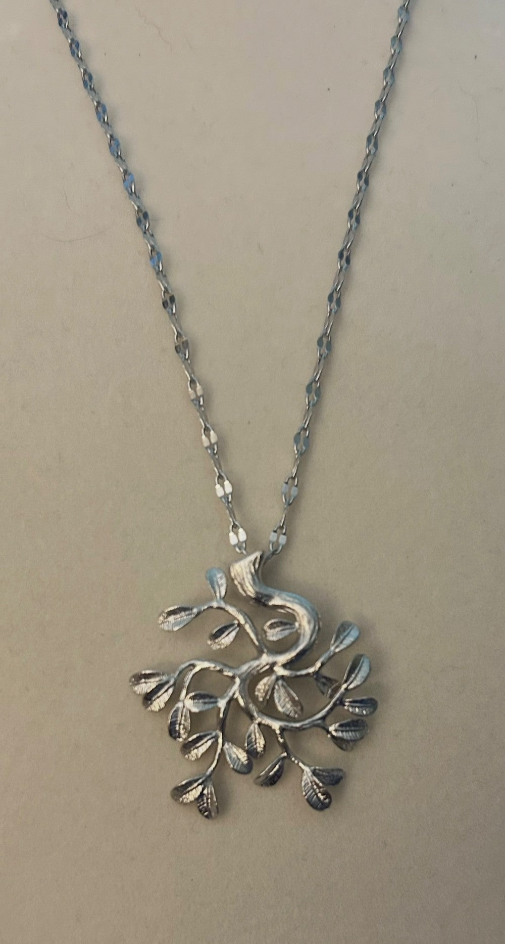 Twisted Tree Pendant Necklace-18” Stainless Steel Lip Chain Adds a bit of Sparkle|3311