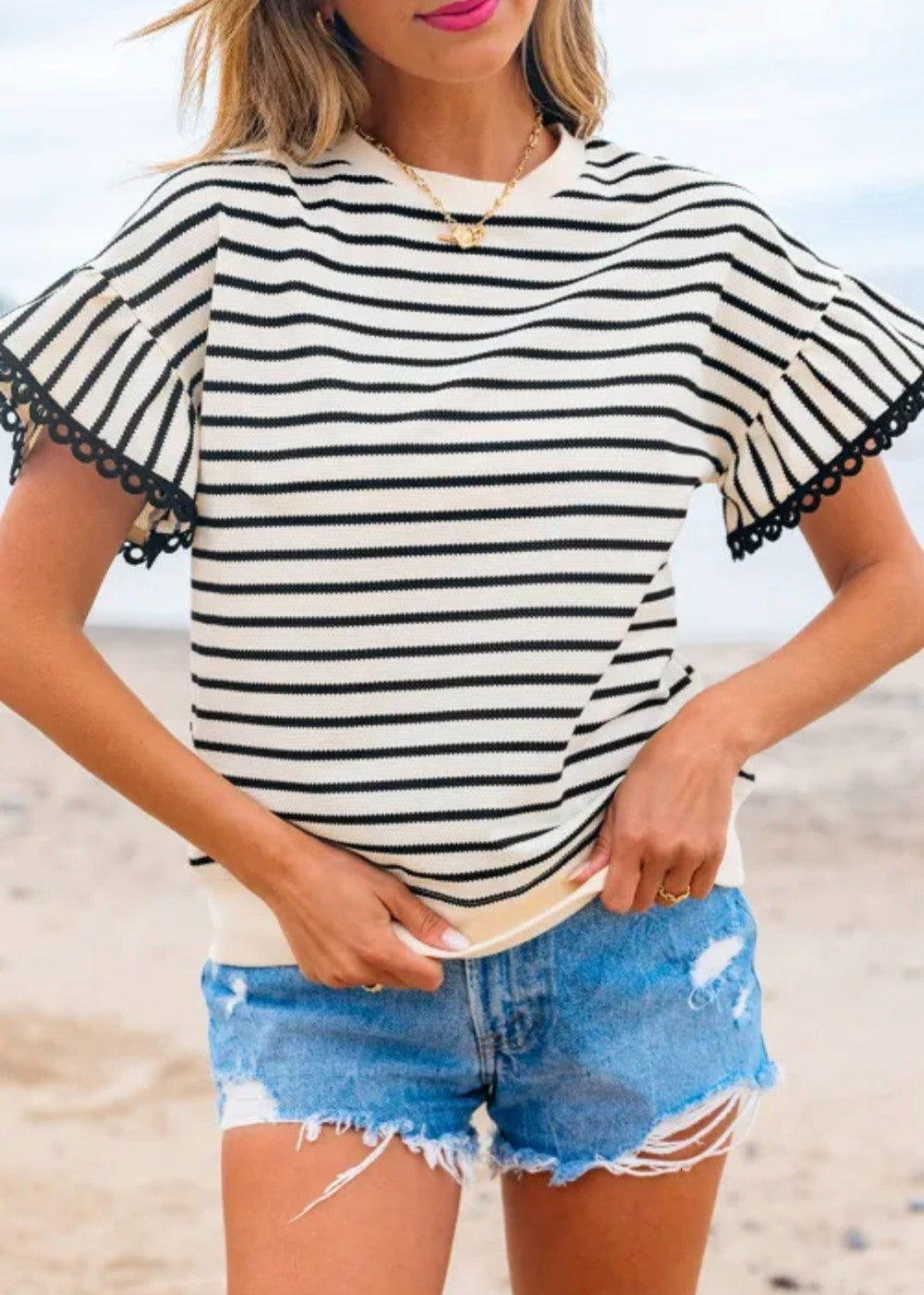 Black Stripe Scallop Lace Trim Ruffle Top|3030