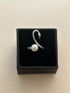 Sterling Silver Swan Ring with a Freshwater Pearl|898