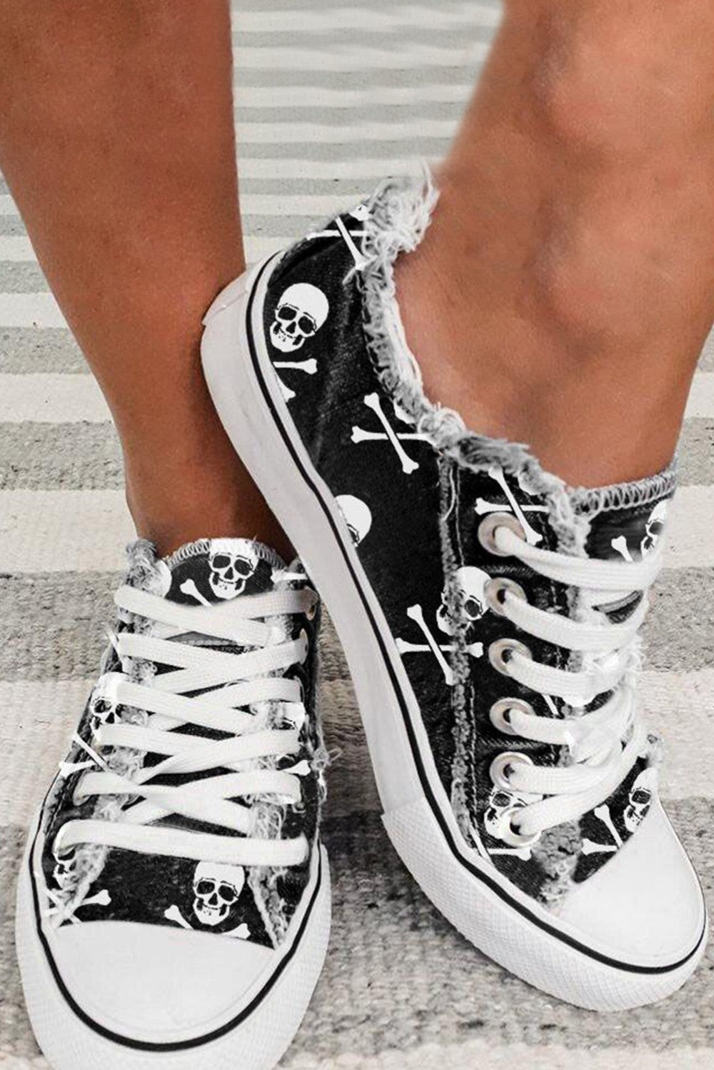 Skull Print Canvas Sneakers|2119