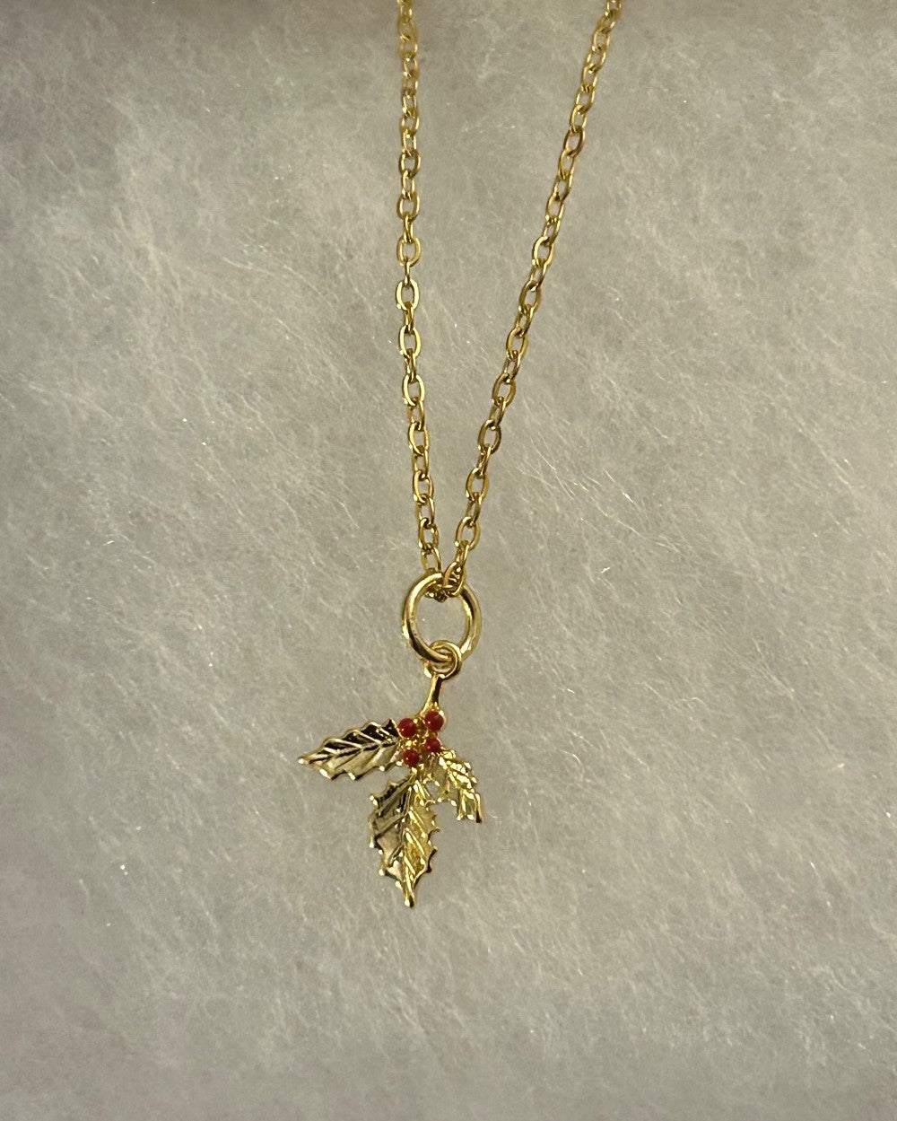 Gold Tone Holly Leaf with Red Berries Necklace ~ 18” Tarnish Resistant Stainless Steel Chain|1541