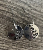 Round Leaf Carved Earrings|2871