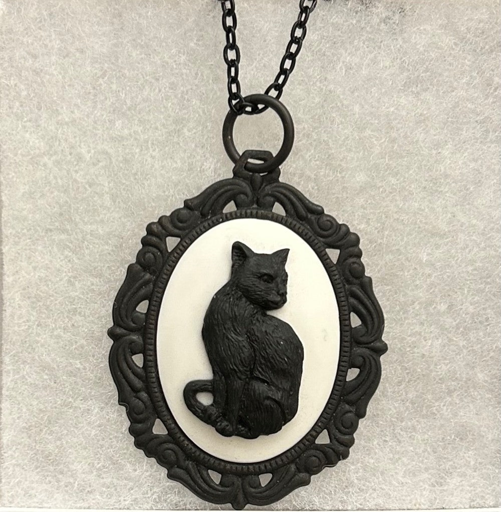 Black Cat Pendant/Brooch ~ White Background|857