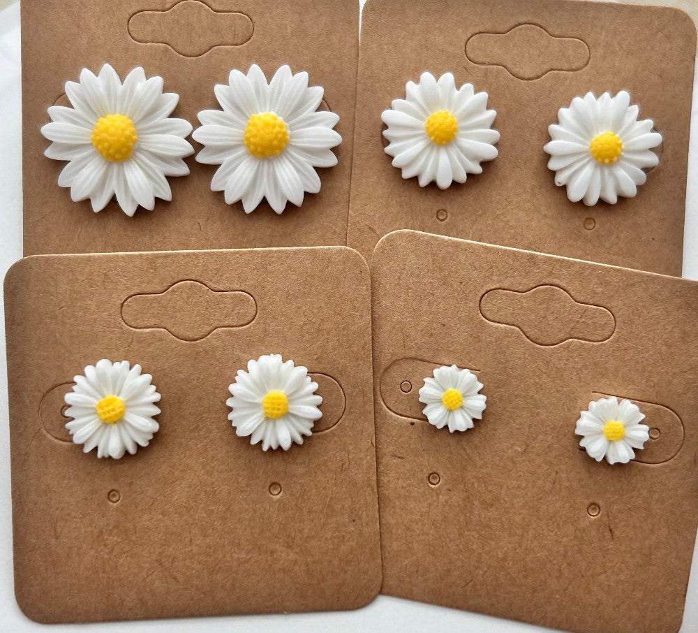 Daisy Stud Earrings -Choose Your Favorite Size-Large, Medium, Small, or Mini|3235