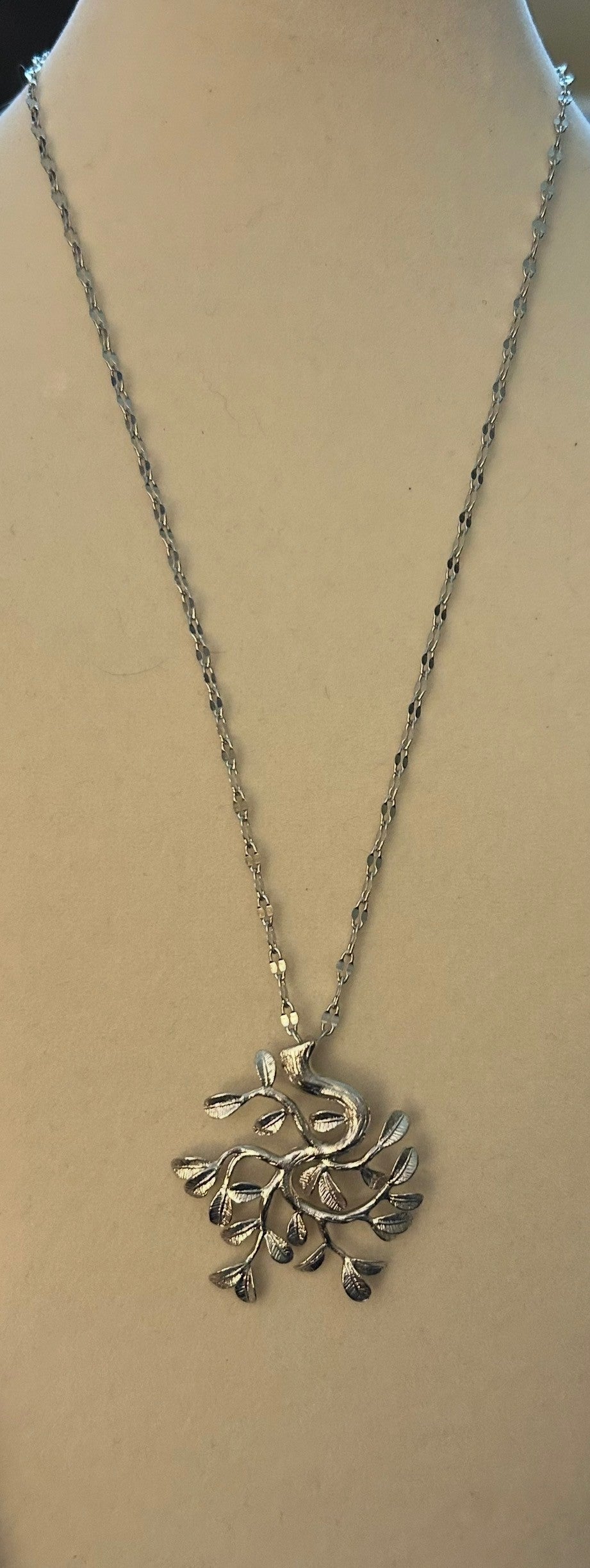 Twisted Tree Pendant Necklace-18” Stainless Steel Lip Chain Adds a bit of Sparkle|3312
