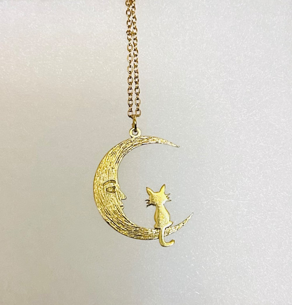 Sweet Kitty Sitting On A Crescent Moon-Gold Tone-18” Tarnish Resistant Stainless Steel Chain|3985