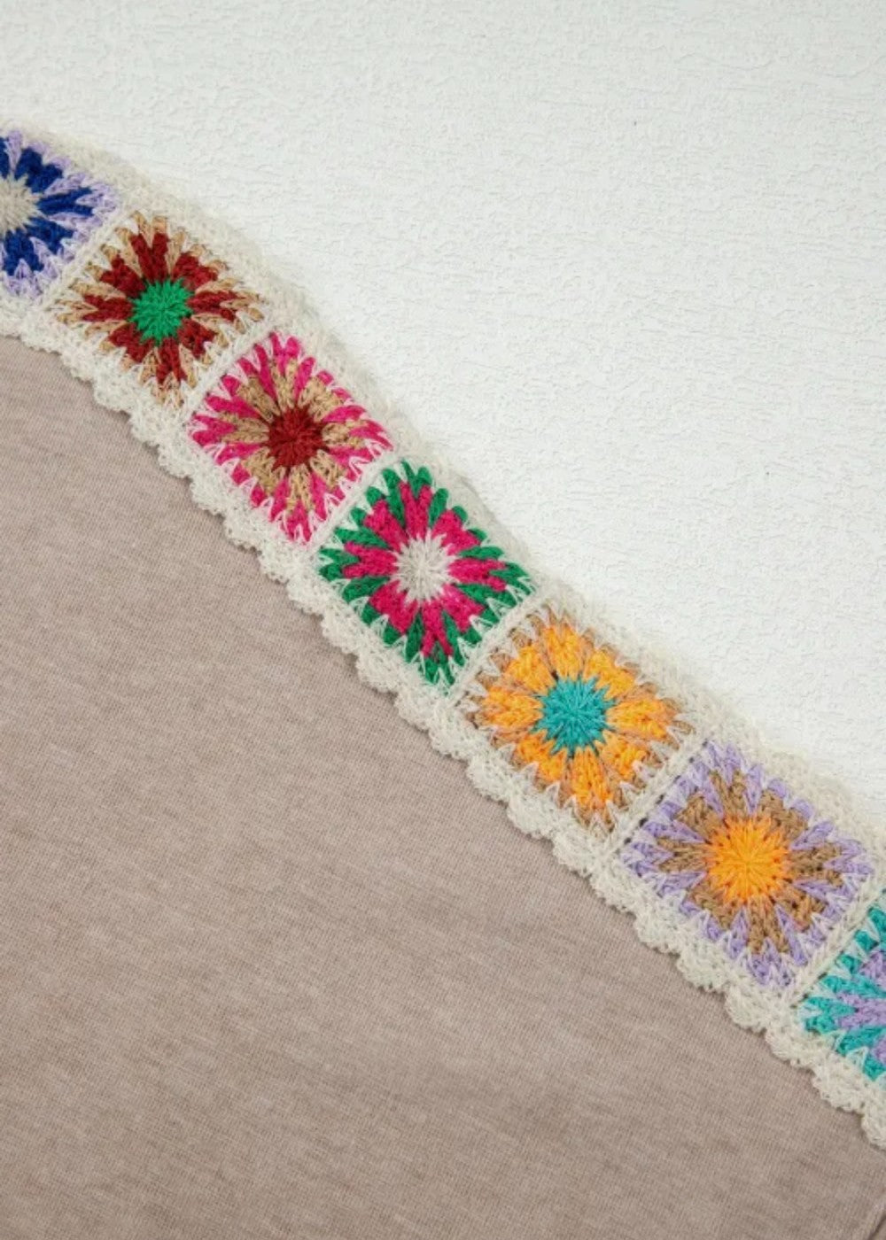 Granny Square Trimmed Top|3032