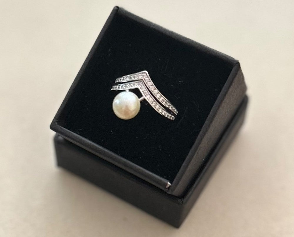 Unique Double V Sterling Silver Ring Set with Tiny Clear CZ Stones and  a Fresh Water Pearl|885