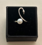 Sterling Silver Swan Ring with a Freshwater Pearl|899